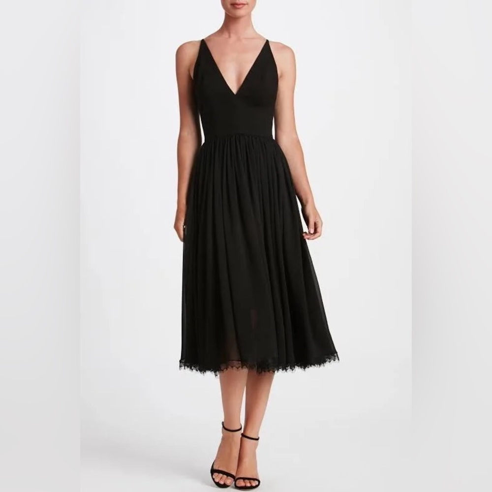 Alicia Mixed Media Midi Dress
DRESS THE POPULATION size S NWT